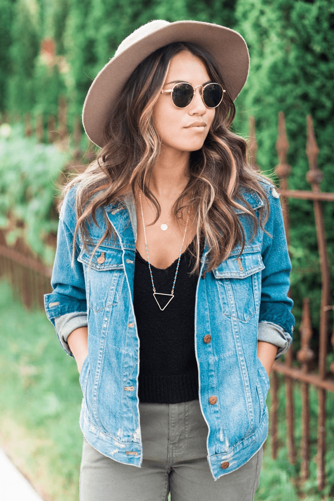 mujer que viste bien y con estilo